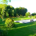 Aux Jardins D'alice Frühstückspension Dijon
