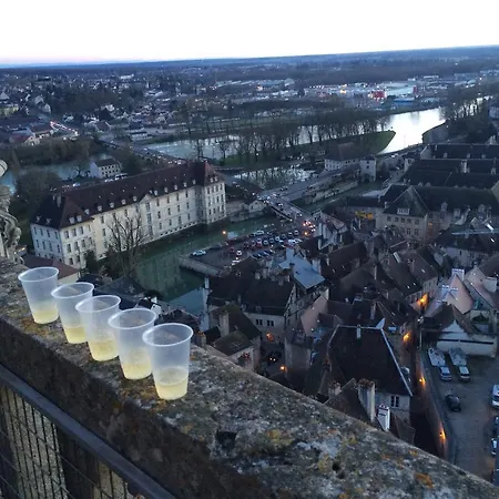 فندق مبيت وإفطار Aux Jardins D'alice ديجون