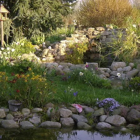 فندق مبيت وإفطار Aux Jardins D'alice *