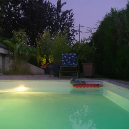 Bed & Breakfast Aux Jardins D'alice Dijon