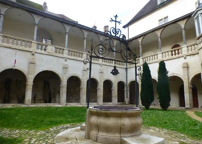 Aux Jardins D'alice Bed and breakfast Dijon