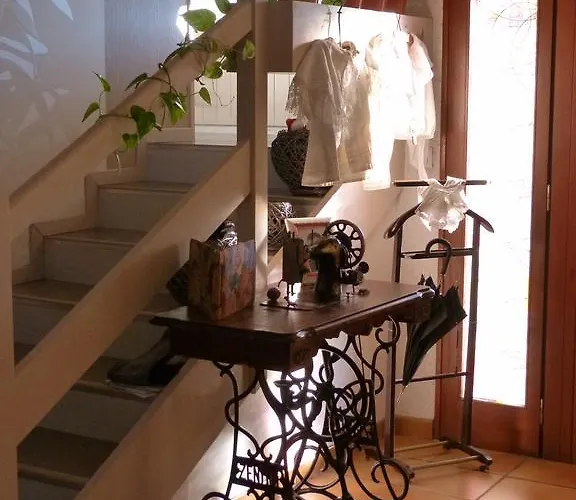 Aux Jardins D'alice Bed & Breakfast *