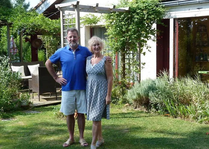 Aux Jardins D'alice Bed & Breakfast *